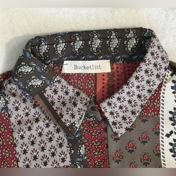 Bucketlist Boho Bandana Print Top Red Gray Brown Shirt Small - Picture 12 of 16